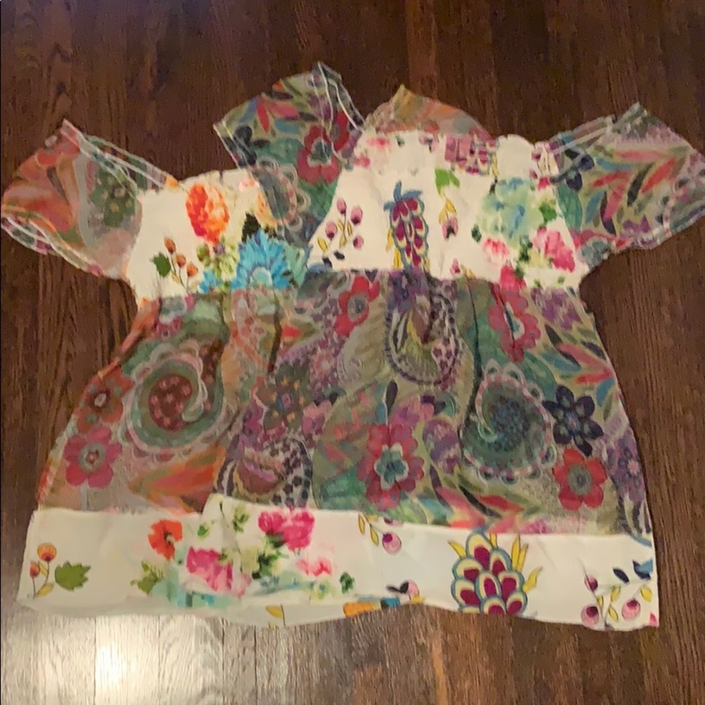 Dolled up blouses by Pang / med and lg